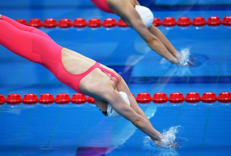 女子蝶泳100米世界纪录